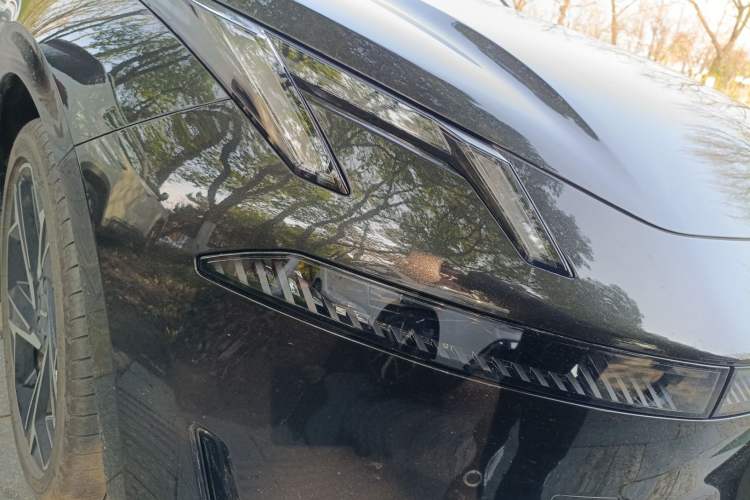 Used Lynk & Co 07 2024 EM-P 126 Long-Range Halo
