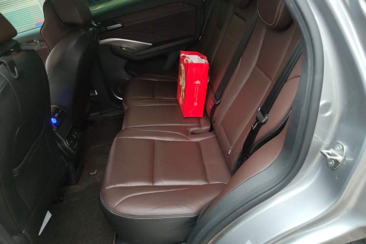 Used Wey VV6 2019 2.0T Two-Wheel-Drive Ultra-Luxury Version China VI Standard
