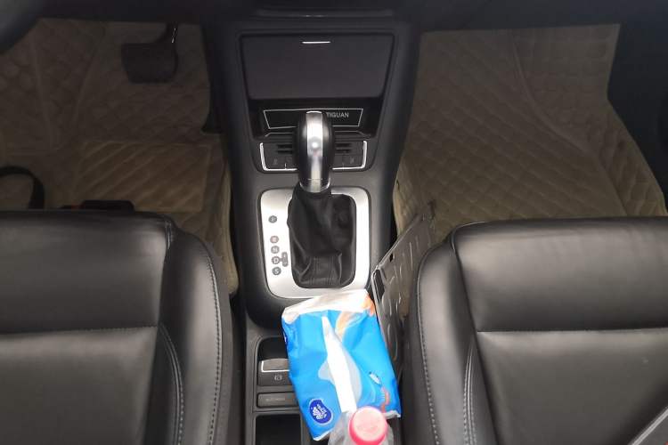 Used Volkswagen Tiguan 2015 1.8TSI Automatic Two-Wheel Drive Comfort Edition Gear Lever