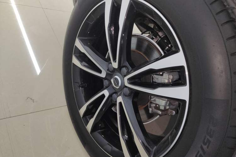 Used Volvo XC60 2019 T5 4x4 Smart Edition China V Standard Right Rear Wheel Hub