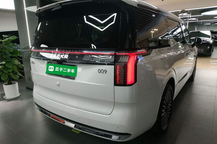 Used Zeekr 009 2024 Six-Seat Executive Version 4WD 108 kWh