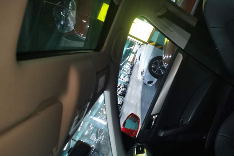 Used Skoda Rapid Spaceback 2016 Revised 1.6L Automatic Chuanxing Version
