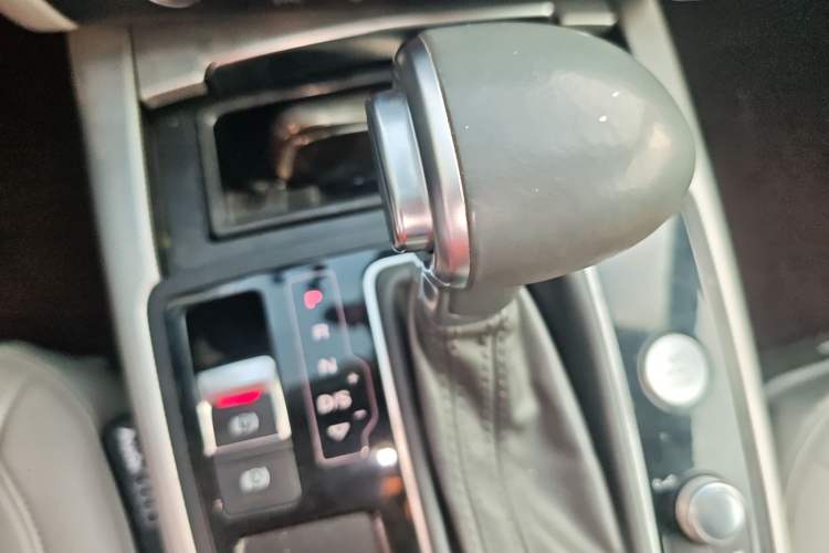 Used Audi A6L 2012 TFSI Comfort Model
