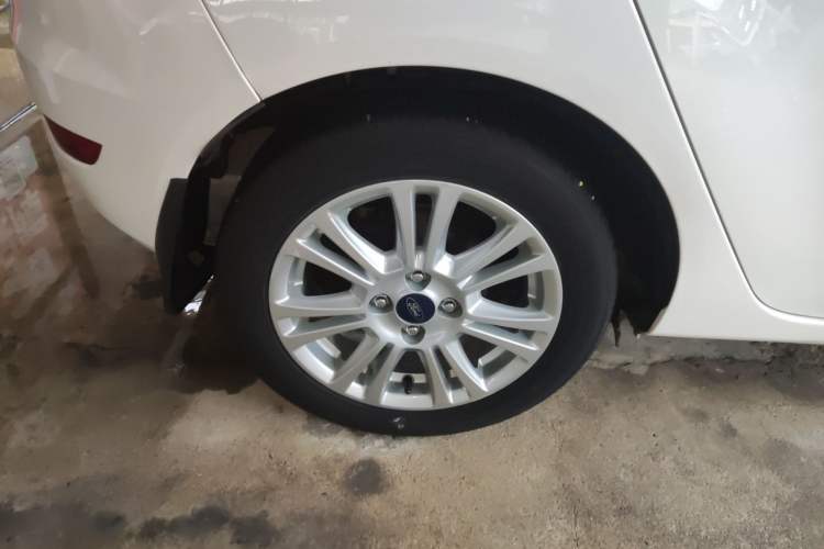 Used Ford Fiesta 2013 Hatchback 1.5L Automatic Fashion Edition