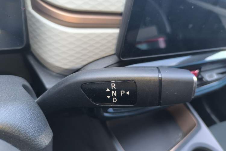 Used JAC Yiwei E10X 2024 Charming Edition 301km Lite
