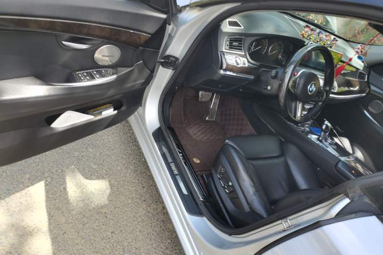 Used BMW 5 Series GT 2010 535i Leading Model
