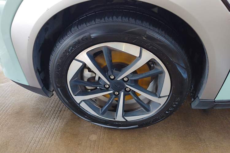 Used AION Y 2023 Plus 510 Smart Edition Left Front Wheel Hub