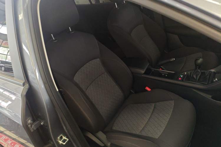 Used Roewe i5 2023 1.5L Manual Comfort Edition Right Front Seat