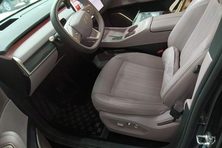 Used ONVO L60 2024 60 kWh Rear-Drive Version Left Front Seat