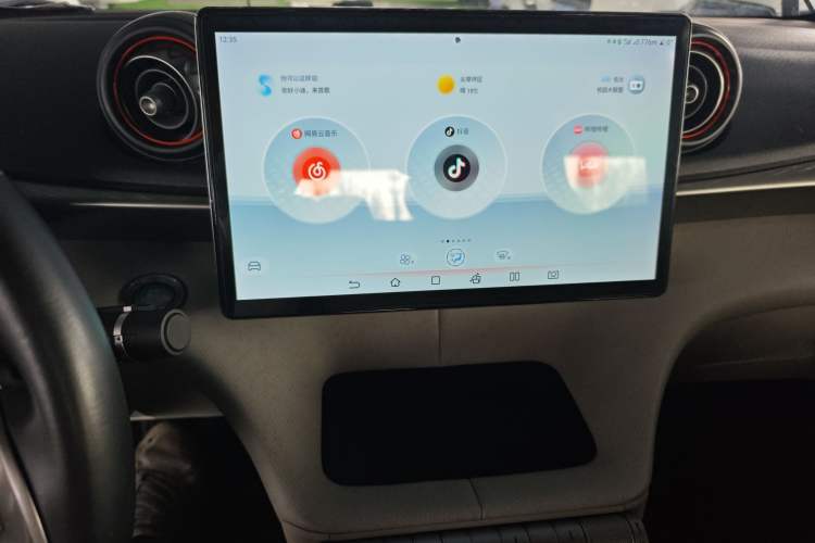 Used BYD Dolphin 2021 405 km Fashion Edition Audio And AC Panel