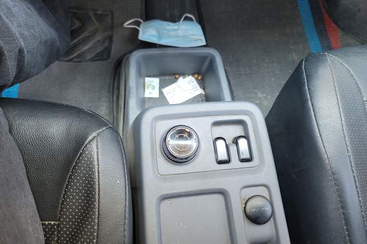 Used Wuling Yangguang 2024 300km Comfort Version with Sealed Windows 60kW