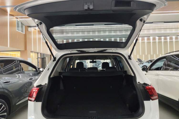 Used Volkswagen Tiguan L 2023 330TSI Automatic Two-Wheel Drive Comfort Edition