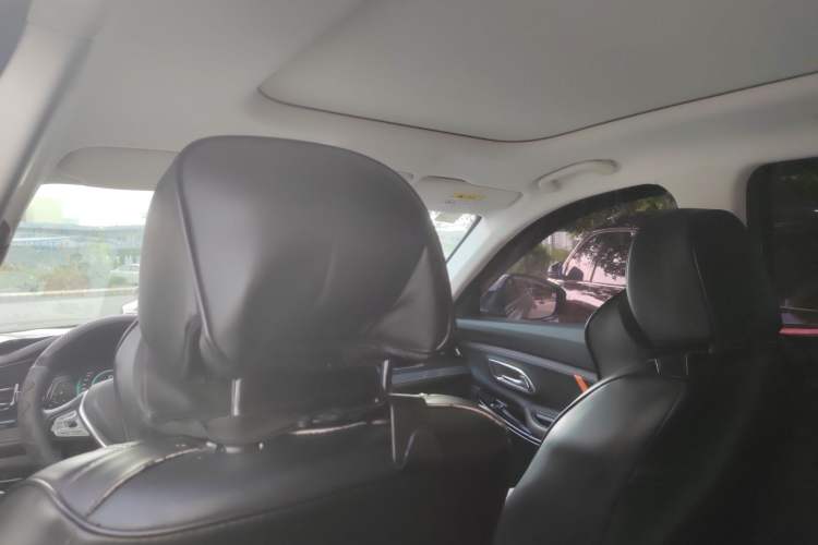 Used CHANGAN OSHAN X7 PLUS 2022 1.5T Blue Whale Edition Automatic Prestige Version Headliner