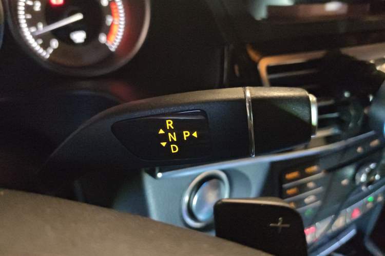 Used Mercedes-Benz E-Class 2015 E 260 L Sport & Fashion Model
