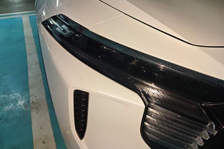 Used Venucia V 2022 260T Black Horse Edition · Idol