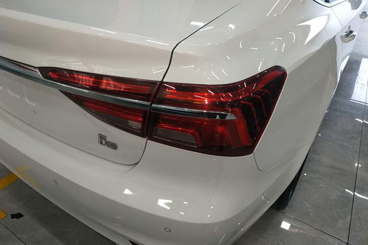 Used Roewe i6 2020 PLUS 1.6L CVT 4G Connected Glory Flagship Edition
