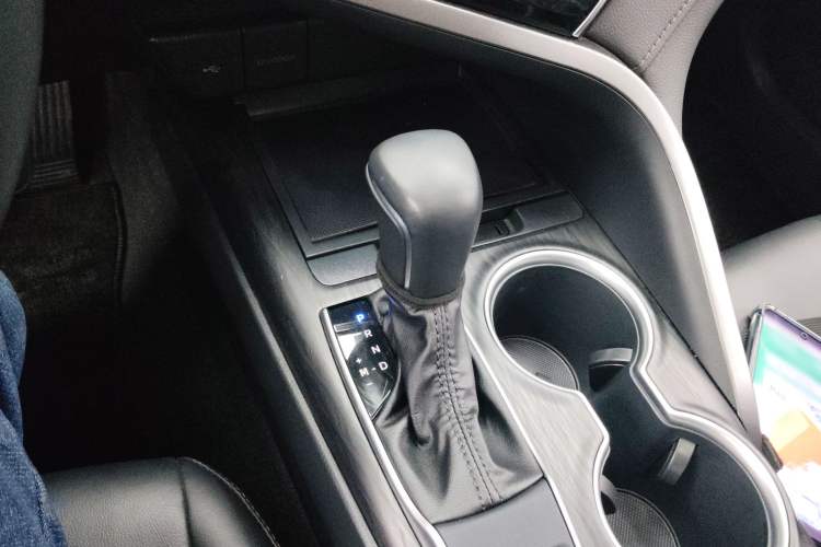 Used Toyota Camry 2021 2.0G Luxury Edition Gear Lever