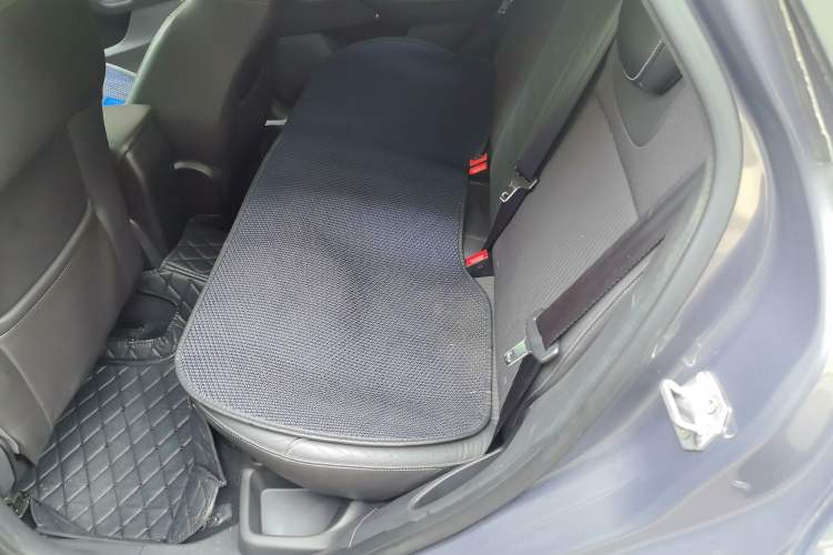 Used Ford Focus 2012 Sedan 1.6L Automatic Fashion Edition