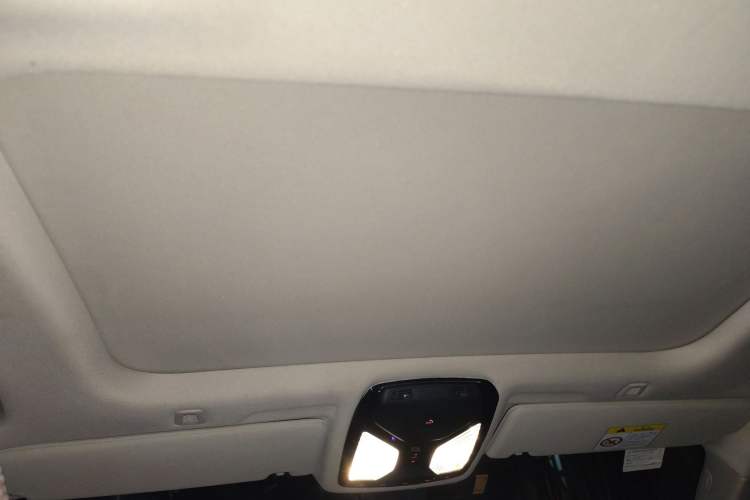 Used BMW 5 Series 2018 Facelifted 530Li Luxury Edition Premium Package
