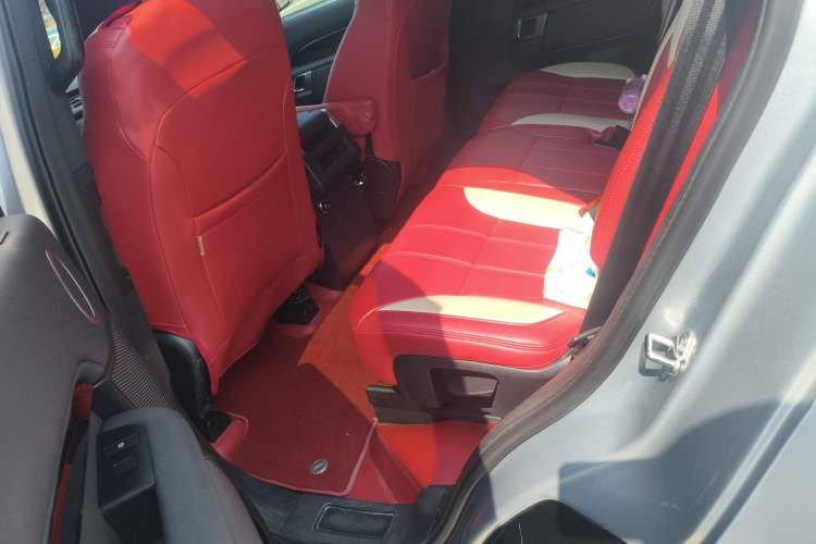 Used Land Rover Discovery 2019 2.0T SE
