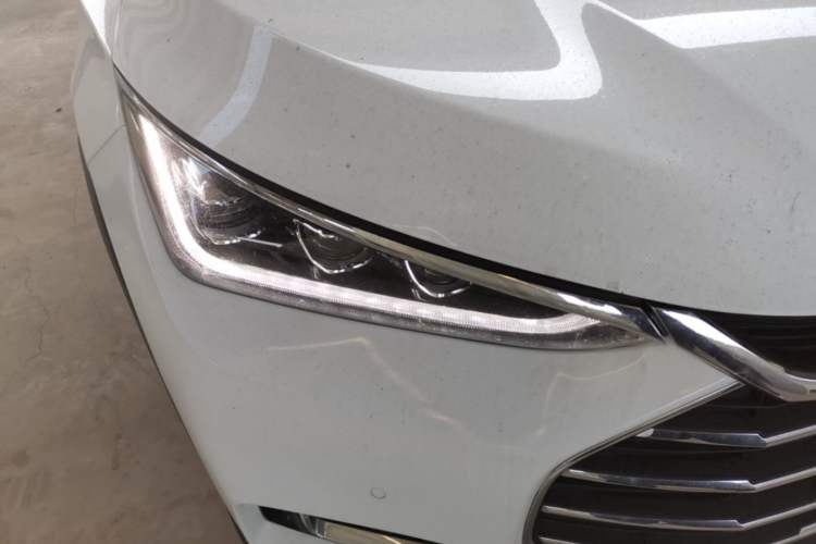 Used BYD Tang 2018 2.0T Automatic SmartConnect Prestige 7-Seater China V Standard
