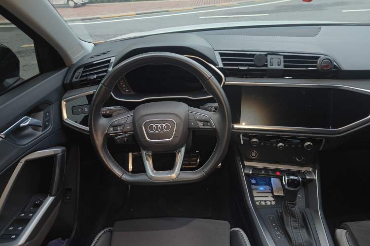 Used Audi Q3 2023 35 TFSI Fashion Elegant Version (1.4T)