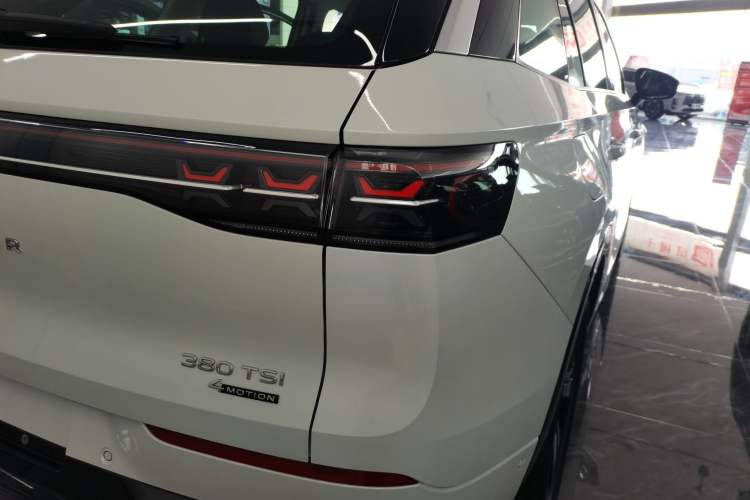 Used Volkswagen Tavendor 2023 380TSI Four-Wheel Drive R-Line Cruise Edition Right Rear Taillight