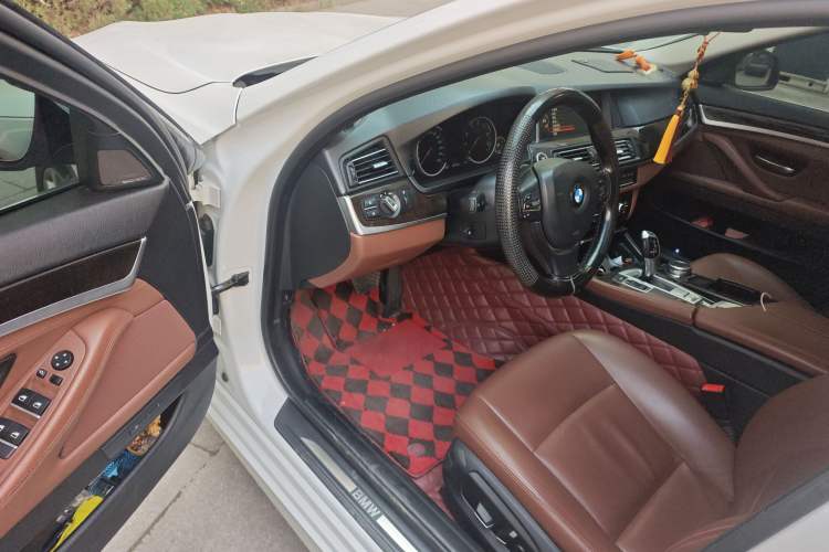 Used BMW 5 Series 2017 528Li Leading Model
