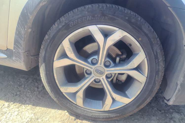 Used Geely Auto Vision S1 2018 1.4T CVT FENGXING Model Right Front Wheel Hub