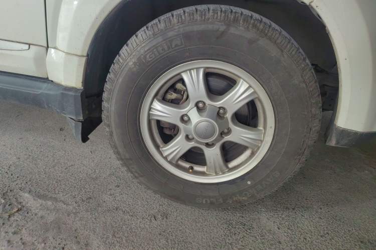 Used Haval H5 Classic 2015 2.0T Diesel Manual Two-Wheel Drive Entry-Level Version Right Front Wheel Hub