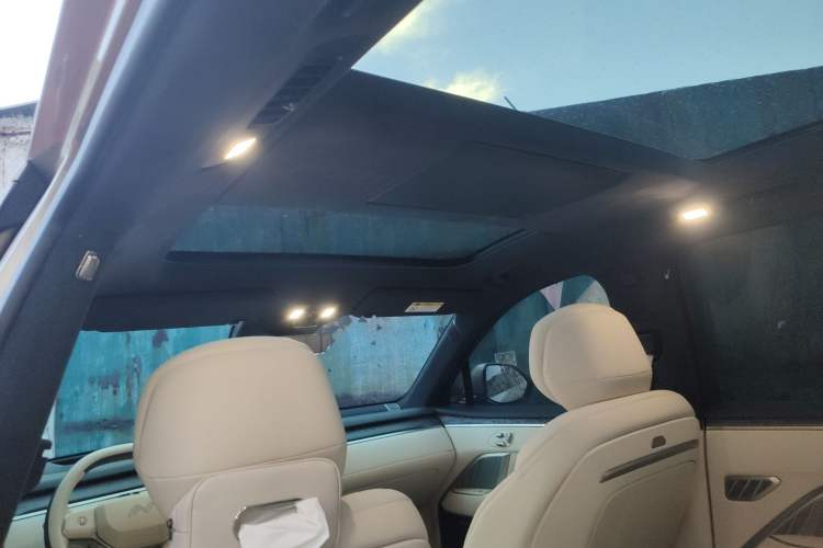 Used ONVO Luxeed L90 2025 Model—Ultra Six-Seater Version
