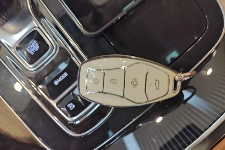 Used Hongqi H9 2024 2.0T Qixiang Private Style Edition Vehicle Key