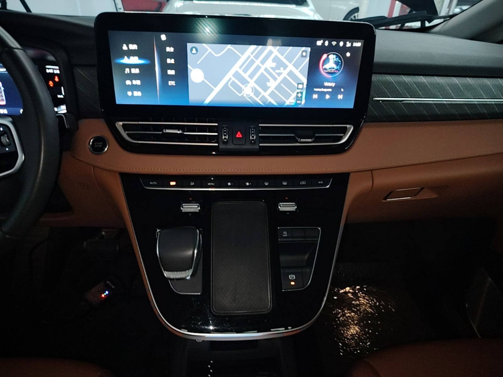 Hongqi HQ9 2023 2.0T Smart Connect Flagship Edition - Chinese Trim Yue — снимка 15