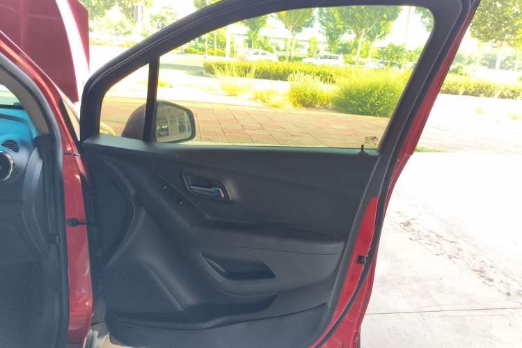 Used Chevrolet Trax 2016 1.4T Automatic Two-Wheel Drive Comfort Version with Sunroof