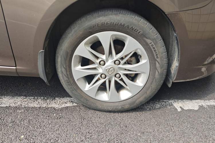 Used Baojun 630 2013 1.5L manual Comfort trim