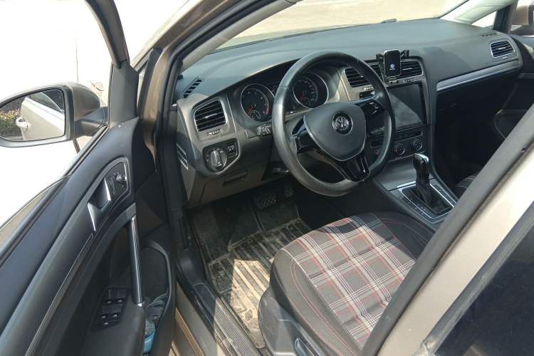 Used Volkswagen Golf 2016 1.6L Automatic Comfort Model