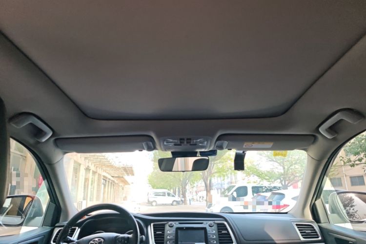 Used Toyota Highlander 2018 2.0T Four-Wheel Drive Luxury Version 7 Seats China VI Standard Headliner