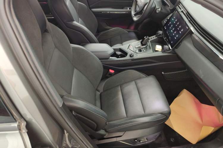 Used Lynk & Co 01 EM-P 2021 1.5TD PHEV Halo Right Front Seat