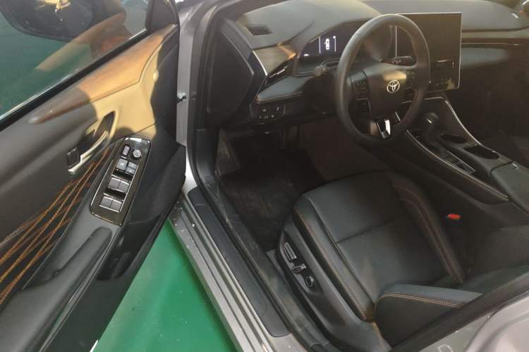 Used Toyota Avalon 2024 2.0L Luxury Edition
