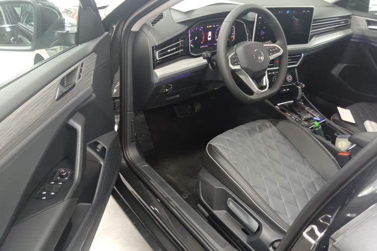 Used Volkswagen Sagitar 2025 Revised Version Three 300TSI DSG Excellence Edition