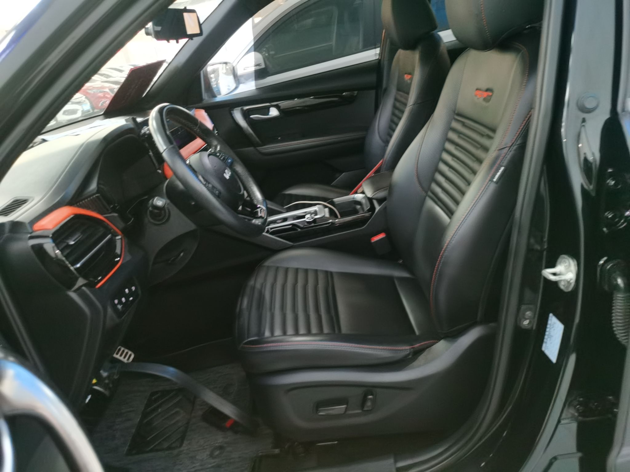 Переднее сиденье в автомобиле