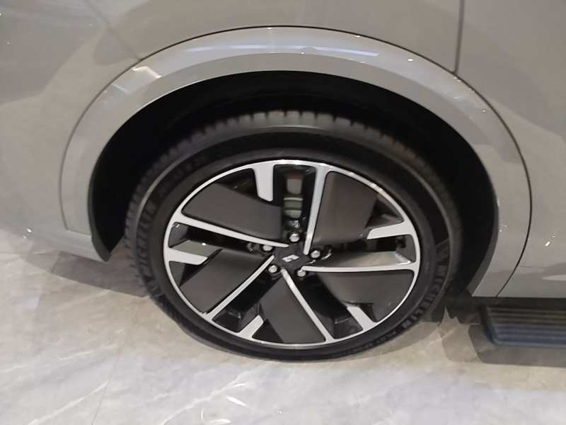 Used Li Auto L9 2025 Ultra Smart Refreshed Edition — 25