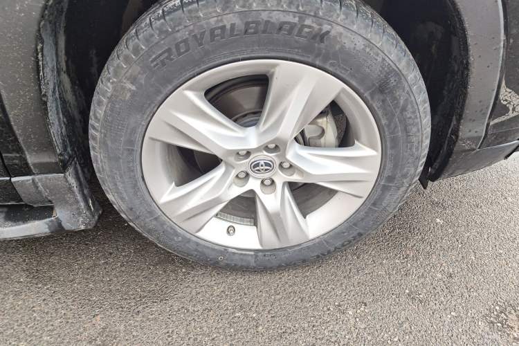 Used Toyota Highlander 2015 2.0T Four-Wheel Drive Luxury Edition 7-Seater Right Front Wheel Hub