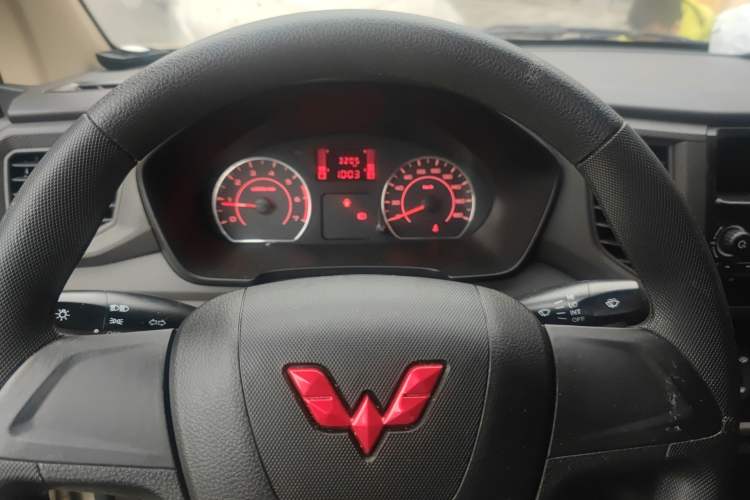 Used Wuling Hongguang V 2022 1.5L Jingqu Edition Electric-Assist LAR
