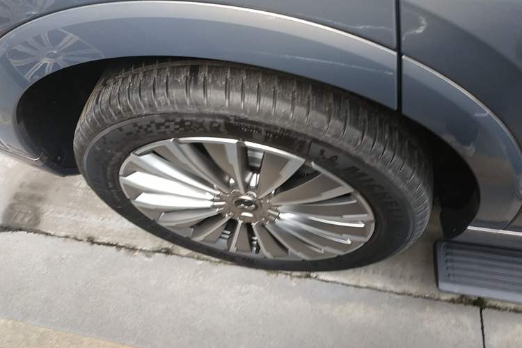 Used ONVO Luxeed L90 2025 Model—Ultra Six-Seater Version