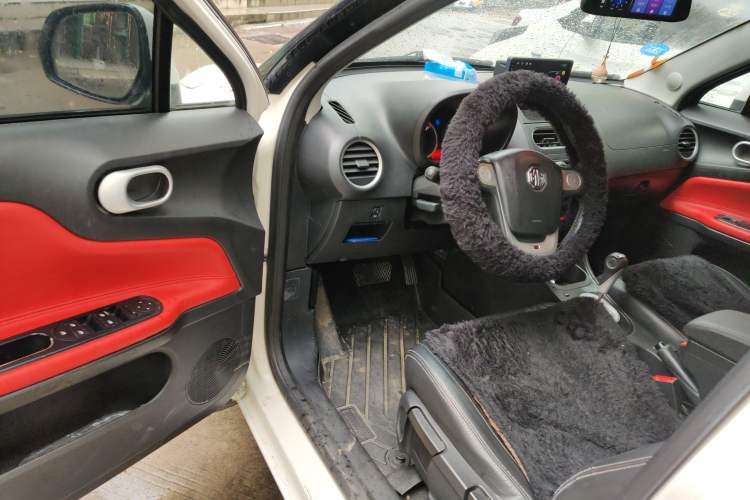 Used MG 3 2014 1.5L AMT Elite Edition Driver Seat