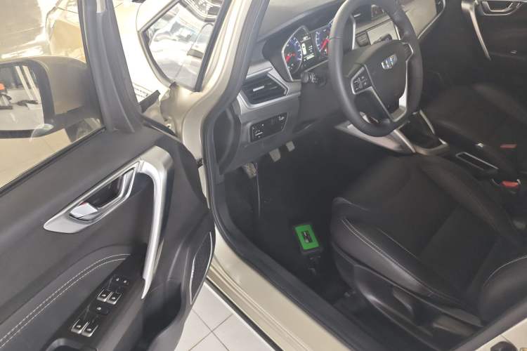 Used Geely Auto Vision X3 2017 1.5L Manual Luxury Model
