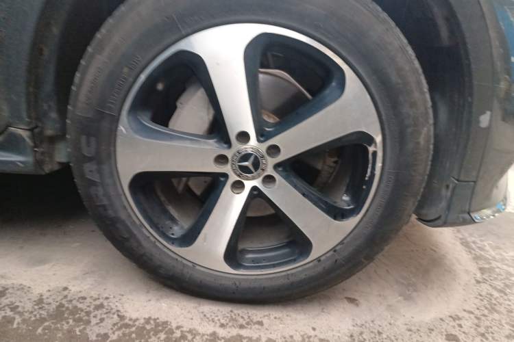 Used Mercedes-Benz GLC 2018 Facelift GLC 260 4MATIC Luxury Edition Right Front Wheel Hub