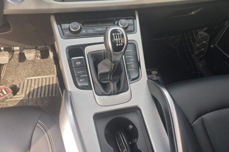 Used Geely Auto Emgrand X7 Sport 2016 2.0L Manual Smart Connect Version