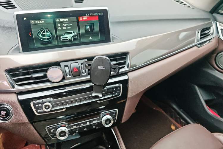 Used BMW X1 2019 xDrive20Li Luxury Edition Audio And AC Panel